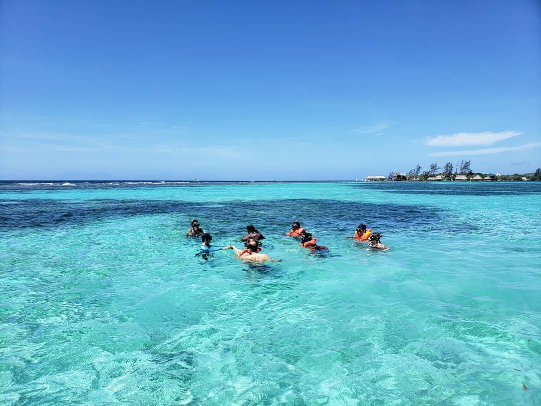 Real customer photo from Nahomy Tours - Snorkeling Adventure in the Roatán Reef - Item 9