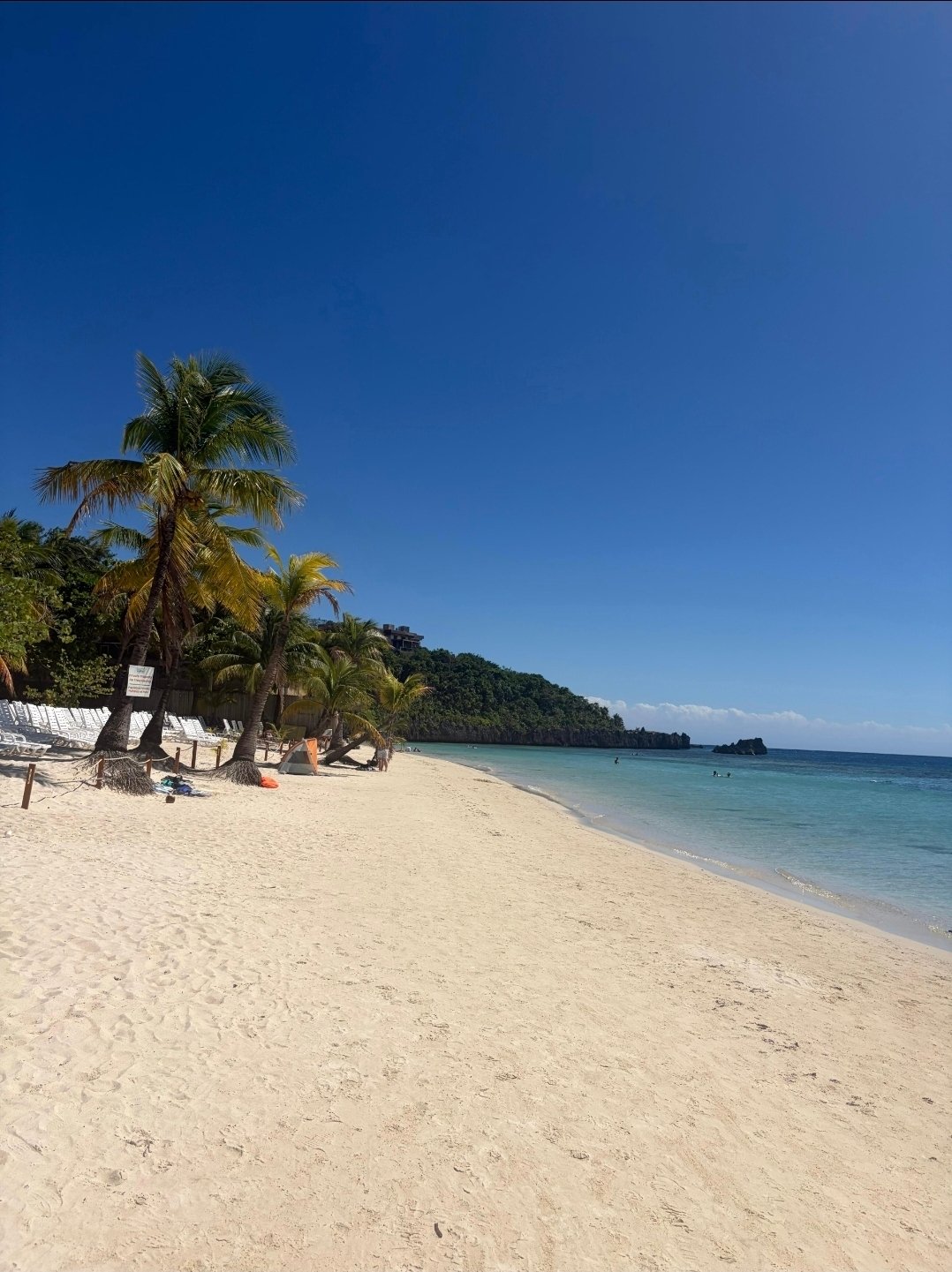 Real customer photo from Nahomy Tours - West Bay Beach Day with Lunch Included - Item 3