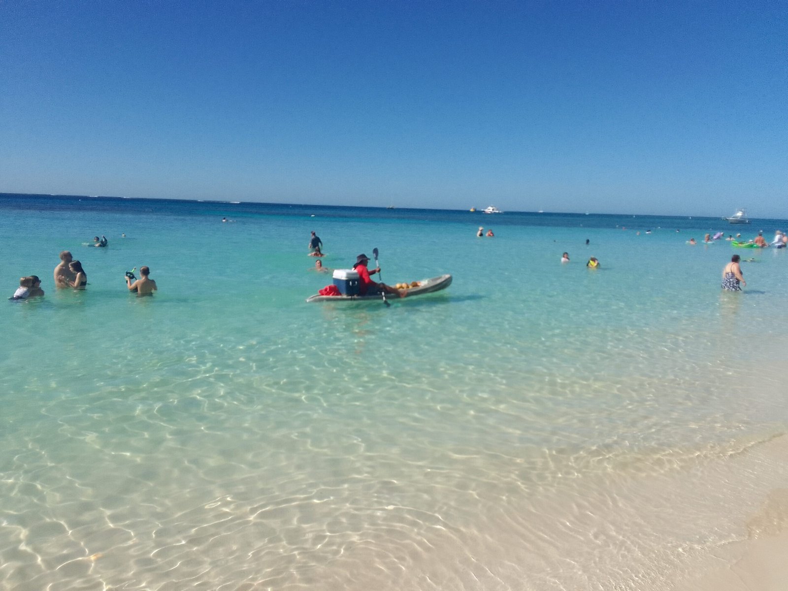 Real customer photo from Nahomy Tours - West Bay Beach Day with Lunch Included - Item 6