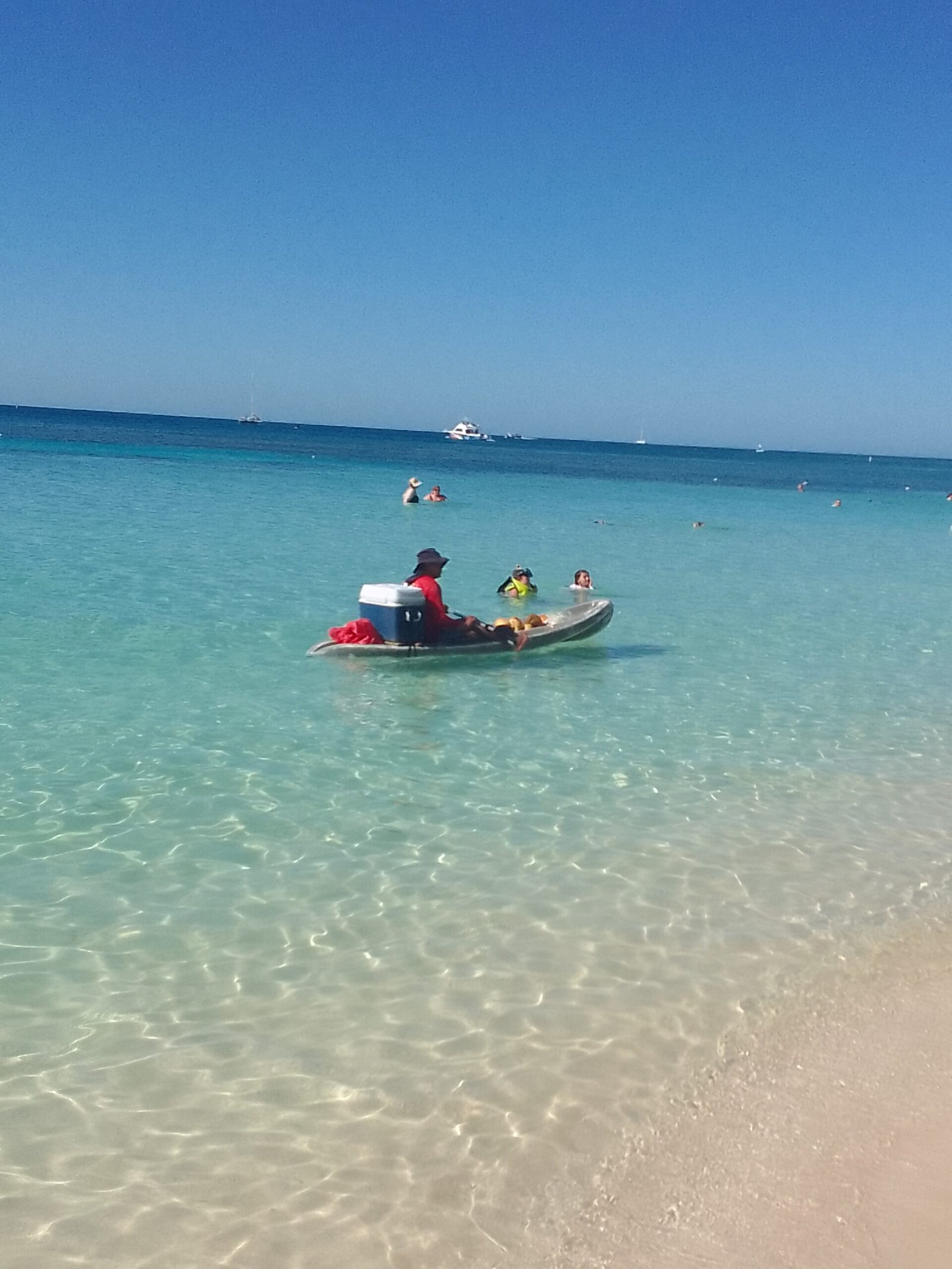 Real customer photo from Nahomy Tours - West Bay Beach Day with Lunch Included - Item 7