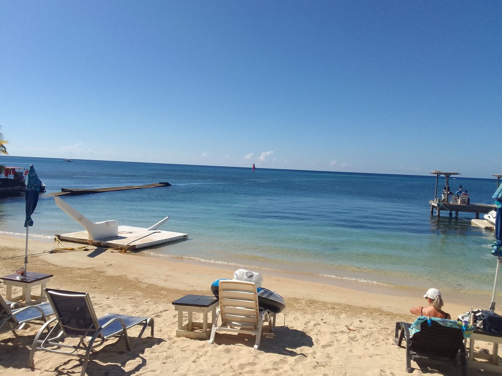 Real customer photo from Nahomy Tours - West Bay Beach Day with Lunch Included - Item 8