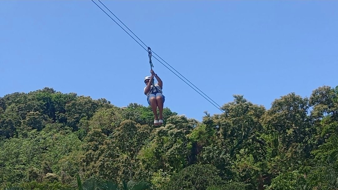 Zipline, Sloths, Monkeys & Beach Break